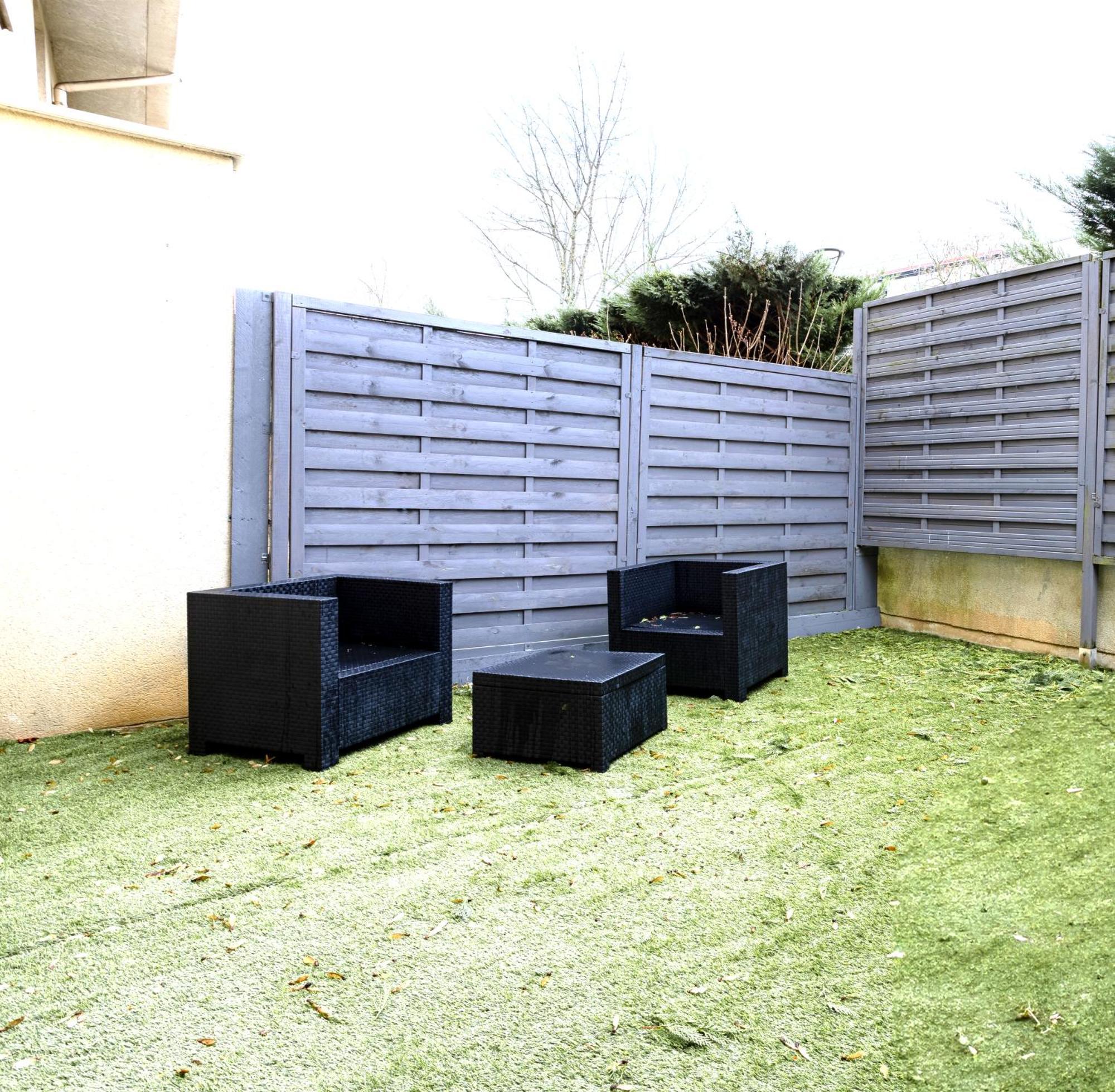 Suite Avec Jacuzzi & Terrasse Savigny-le-Temple Exterior foto