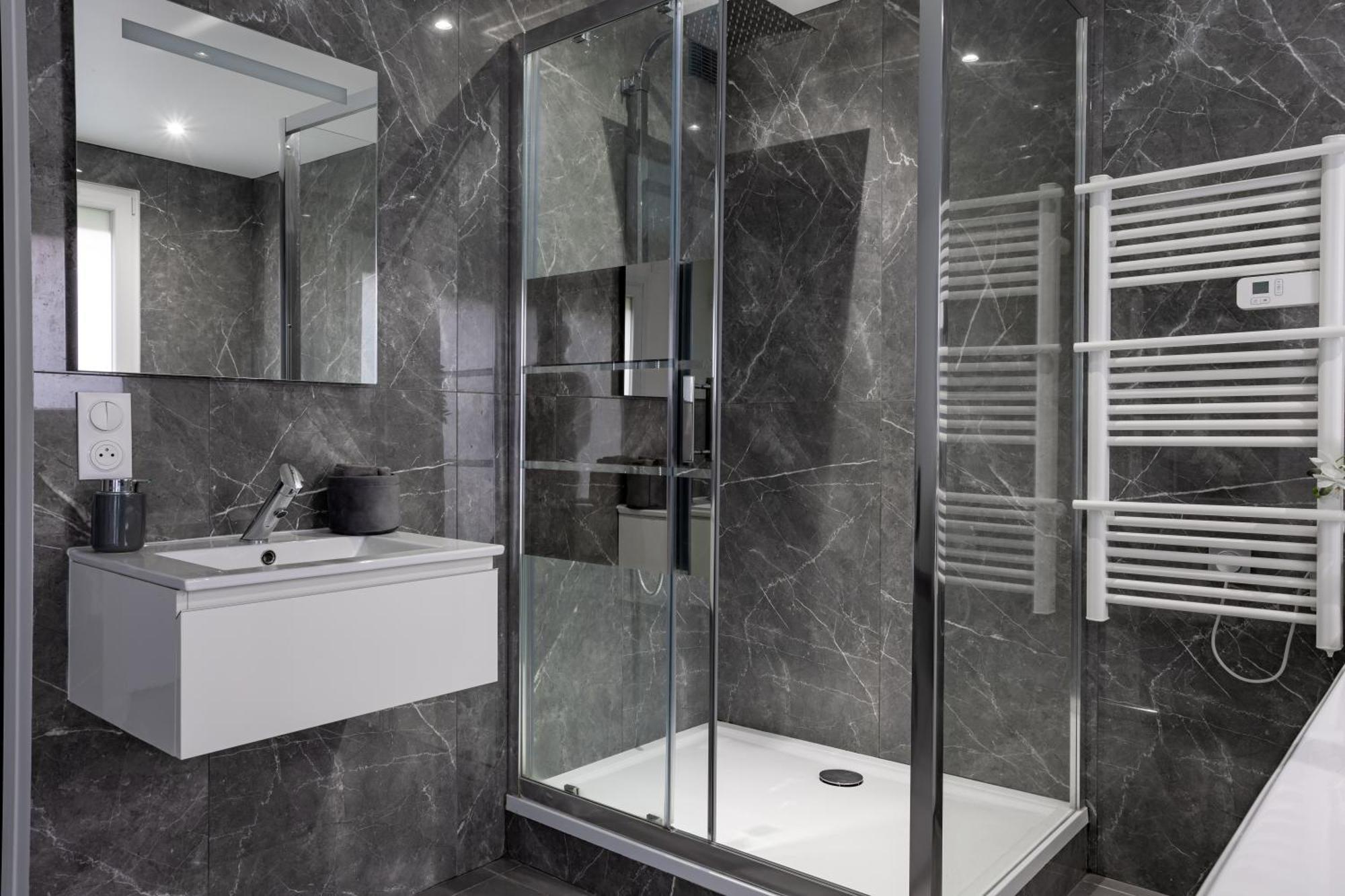 Suite Avec Jacuzzi & Terrasse Savigny-le-Temple Exterior foto